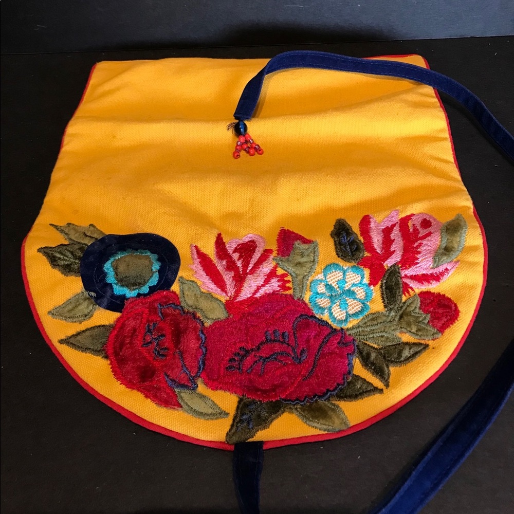 Melody Ross Brave Girl Jewelry Travel Roll Embroidered Flower Yellow Pink Blue.